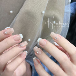 -花岐款式专研健康美甲沙龙