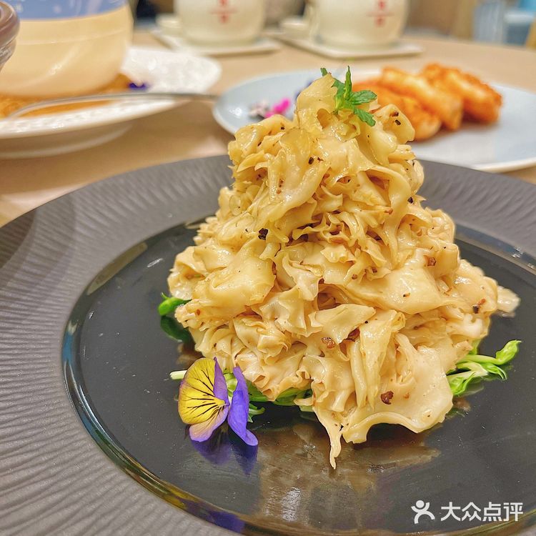 ⭕️杭州探店|风靡上海14年的轻奢粤菜餐厅杭州首店登陆奥体