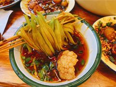 -拈签一笑黄牛肉辣卤串串