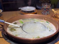 -洱火云南酸菜牛肉火锅(石景山当代商城店)