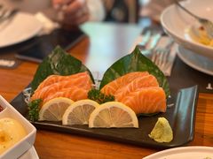 -Chom Cafe and Restaurant