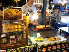 -席娜卡琳火车铁道夜市