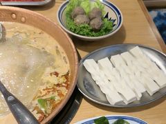 -洱火云南酸菜牛肉火锅(石景山当代商城店)