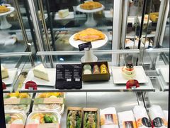 面包甜点陈列柜-星巴克(北京中化大厦店)