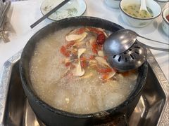 -绿色墨脱石锅城