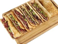 -李春秋驴肉火烧总店