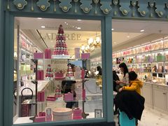 门面-ladurée(戴高乐机场T 2F店)