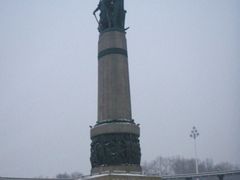 -人民防洪胜利纪念塔