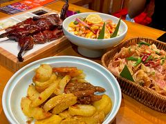 -老滇山寨•云南特色菜•地方菜•民族风情歌舞表演(金碧店)