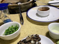 -东巴谷野生菌火锅餐厅
