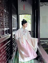 -一揽芳华汉服旗袍体验馆(拙政园店)