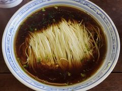 奥油红汤面底-同得兴 Since·1995 传统苏式面馆(嘉馀坊店)