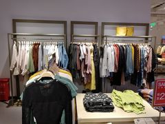 -URBAN REVIVO(北京斯普瑞斯奥特莱斯店)