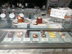 面包甜点陈列柜-UNI UNI(环亚凯瑟琳店)