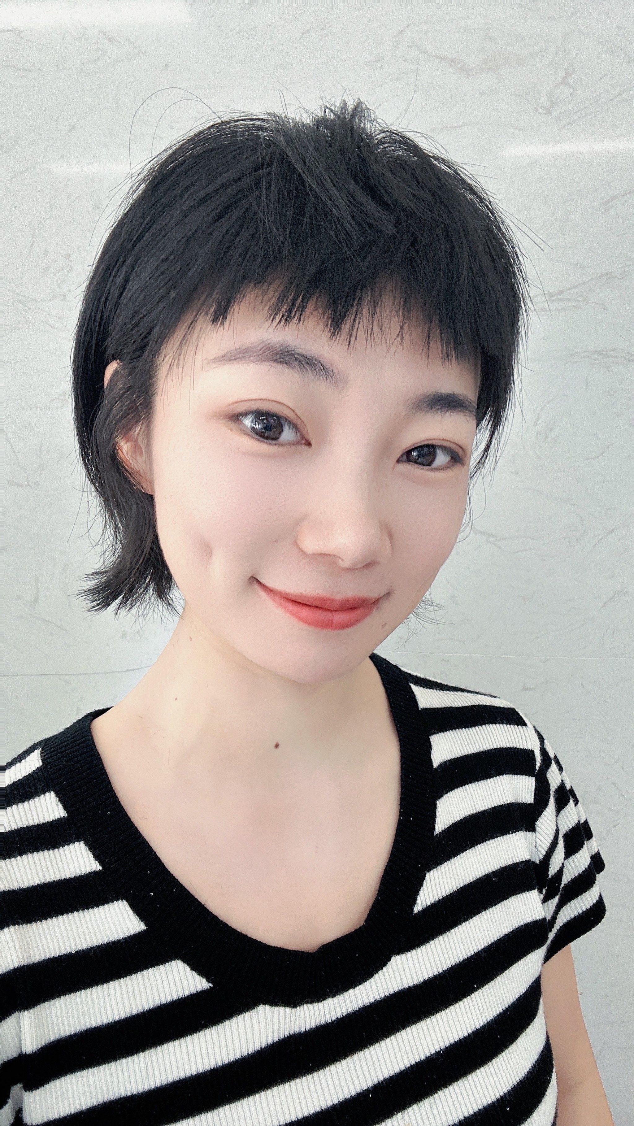 减龄短发造型