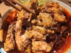 魔幻朋克棒棒鸡-山城外·非遗酸菜鱼(蜀都万达店)