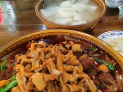 -一品红烧鸭特色川菜(三岔湖店)
