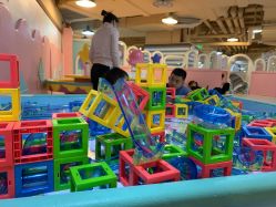 -多多淘儿童体验中心(重庆来福士店)