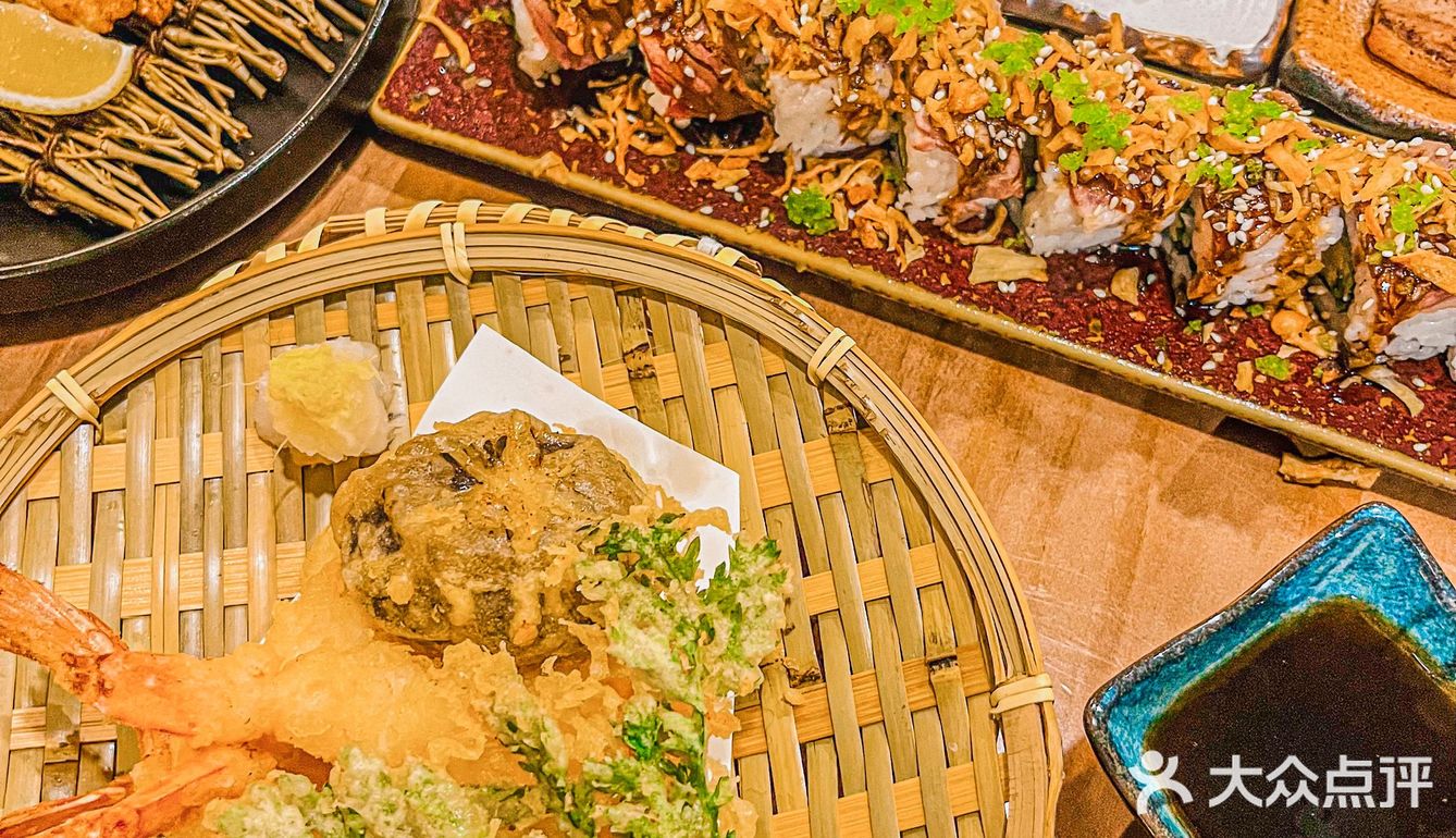 周末来叁伍壹壹逛 看到他们家的日料还不错，而且还能换