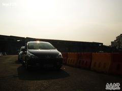 -汽车梦工场汽车电影院