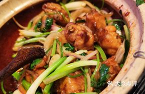 Fangwei Signature Stir-Fried Chicken Wings Pot