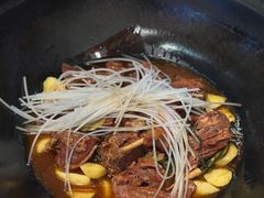 铁锅炖大鹅-雪乡人家东北菜·铁锅炖一切(高斯路店)