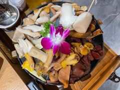 -一朵菌·野生菌探索家火锅(南亚店)