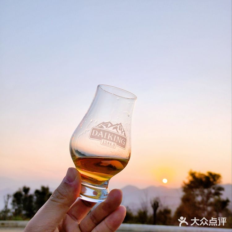 腊八节探秘大芹🥃酒厂，🌅黄昏的大芹太美了