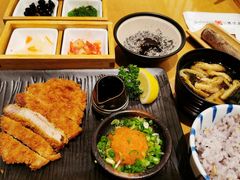 辣萝卜泥里肌套餐-胜博殿日式炸猪排(悠唐店)