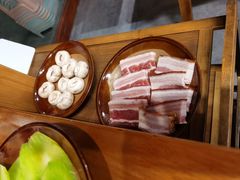 -阿山卓·野生菌火锅·纳西火塘烤肉