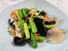 笋尖口蘑炒秋耳-南山酒肆(南山董事绘店)