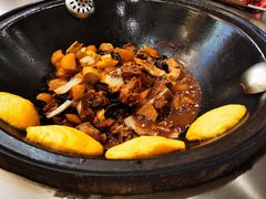 -粘豆包柴火铁锅炖