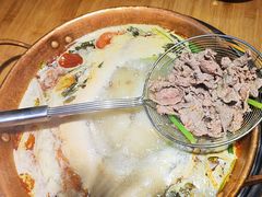 -洱火云南酸菜牛肉火锅(石景山当代商城店)
