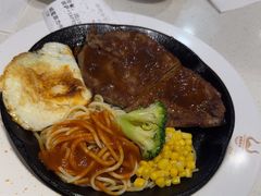 -汤姆家的牛排意面披萨(新城市广场店)