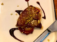 煎鹅肝配黄桃和树莓酱-帕歌西班牙餐厅paco tapas