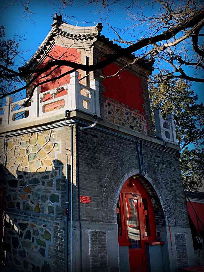 慈善寺位于石景山区天台山,又名天台寺.游人很少,山高幽静.