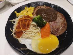 -汤姆家的牛排意面披萨(新城市广场店)