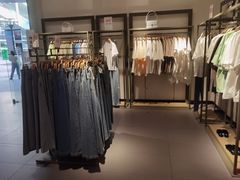 -URBAN REVIVO(七宝领展广场店)