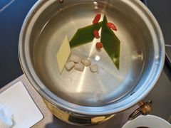 -鼎泰亨·海鲜牛肉餐厅(滨江店)
