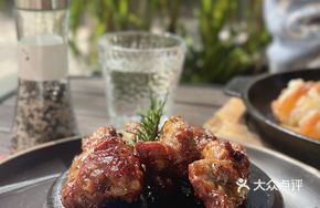 Fruit Wood Grilled Wagyu Short Ribs