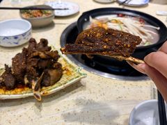 烤羊排-九寨特色牦牛肉汤锅 羊肉汤锅