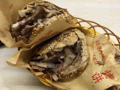 -洪峰浩老北京烧饼夹肉(角门路店)