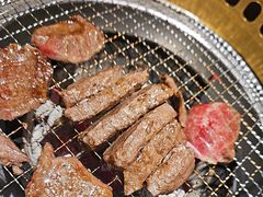 -山川小町·极番烧肉(新地假日广场店)