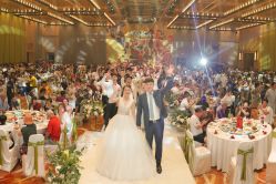 -禕·愫白婚纱商店