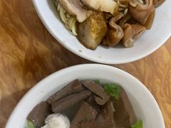 -松树干拌面店