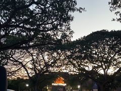-东海岸人工湖美食村