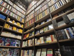 -钟书阁(群光广场店)