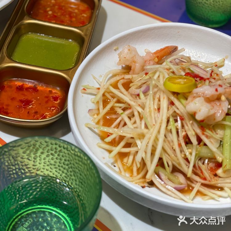 冬天来喝一碗暖暖的海鲜🦞冬阴功汤吧
