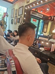 -东方先生国潮男士理发馆