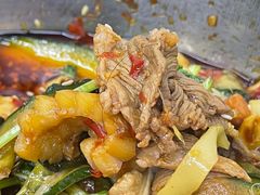 -周良天山牛杂城(天山路总店)